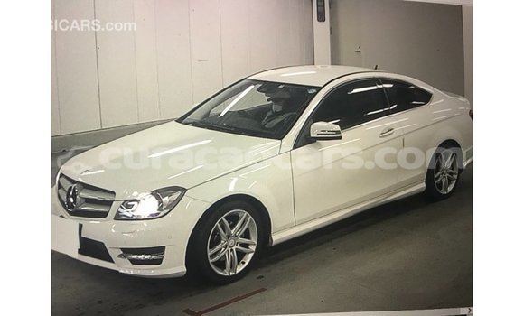 Buy Import Mercedes-Benz 190 (W201) White Car in Import - Dubai in Curacao Buy Import Mercedes-Benz 190 (W201) White Car in Import - Dubai in Curacao
