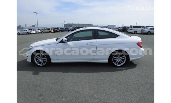 Buy Import Mercedes-Benz 190 (W201) White Car in Import - Dubai in Curacao Buy Import Mercedes-Benz 190 (W201) White Car in Import - Dubai in Curacao