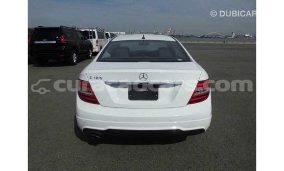 Buy Import Mercedes-Benz 190 (W201) White Car in Import - Dubai in Curacao Buy Import Mercedes-Benz 190 (W201) White Car in Import - Dubai in Curacao