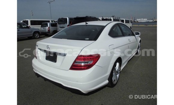 Buy Import Mercedes-Benz 190 (W201) White Car in Import - Dubai in Curacao Buy Import Mercedes-Benz 190 (W201) White Car in Import - Dubai in Curacao