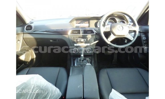 Buy Import Mercedes-Benz 200 White Car in Import - Dubai in Curacao Buy Import Mercedes-Benz 200 White Car in Import - Dubai in Curacao