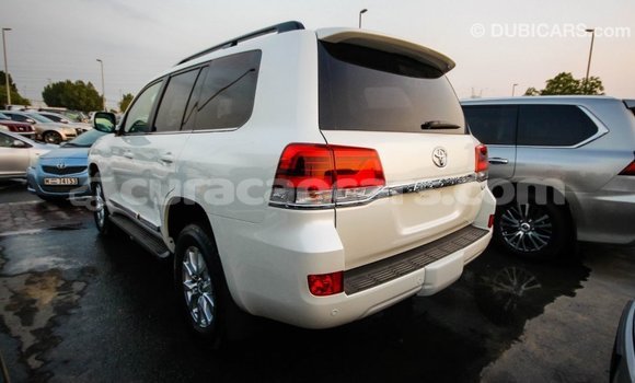 Buy Import Toyota Land Cruiser White Car in Import - Dubai in Curacao Buy Import Toyota Land Cruiser White Car in Import - Dubai in Curacao