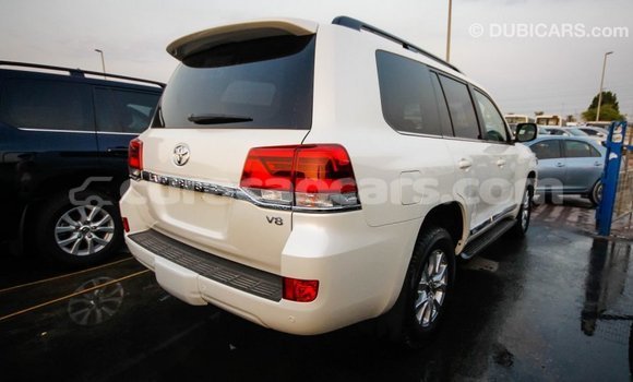 Buy Import Toyota Land Cruiser White Car in Import - Dubai in Curacao Buy Import Toyota Land Cruiser White Car in Import - Dubai in Curacao