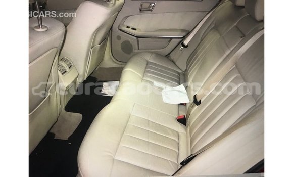 Buy Import Mercedes-Benz 190 (W201) Other Car in Import - Dubai in Curacao Buy Import Mercedes-Benz 190 (W201) Other Car in Import - Dubai in Curacao
