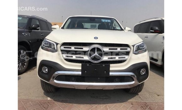 Buy Import Mercedes-Benz 250 White Car in Import - Dubai in Curacao Buy Import Mercedes-Benz 250 White Car in Import - Dubai in Curacao