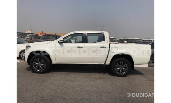 Buy Import Mercedes-Benz 250 White Car in Import - Dubai in Curacao Buy Import Mercedes-Benz 250 White Car in Import - Dubai in Curacao