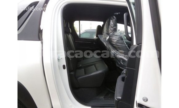 Buy Import Toyota Hilux White Car in Import - Dubai in Curacao Buy Import Toyota Hilux White Car in Import - Dubai in Curacao