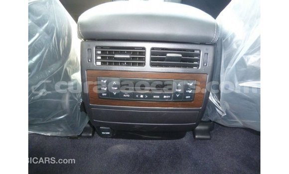 Buy Import Toyota Land Cruiser White Car in Import - Dubai in Curacao Buy Import Toyota Land Cruiser White Car in Import - Dubai in Curacao