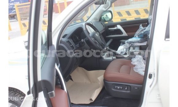 Buy Import Toyota Land Cruiser White Car in Import - Dubai in Curacao Buy Import Toyota Land Cruiser White Car in Import - Dubai in Curacao