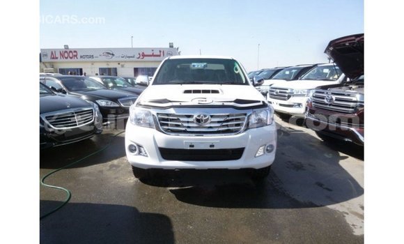 Buy Import Toyota Hilux White Car in Import - Dubai in Curacao Buy Import Toyota Hilux White Car in Import - Dubai in Curacao