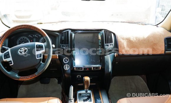 Buy Import Toyota Land Cruiser White Car in Import - Dubai in Curacao Buy Import Toyota Land Cruiser White Car in Import - Dubai in Curacao