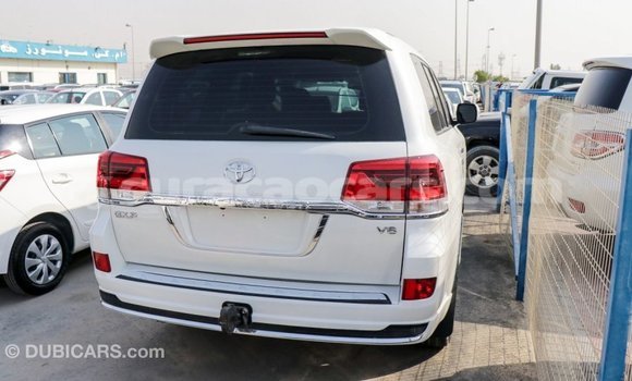 Buy Import Toyota Land Cruiser White Car in Import - Dubai in Curacao Buy Import Toyota Land Cruiser White Car in Import - Dubai in Curacao