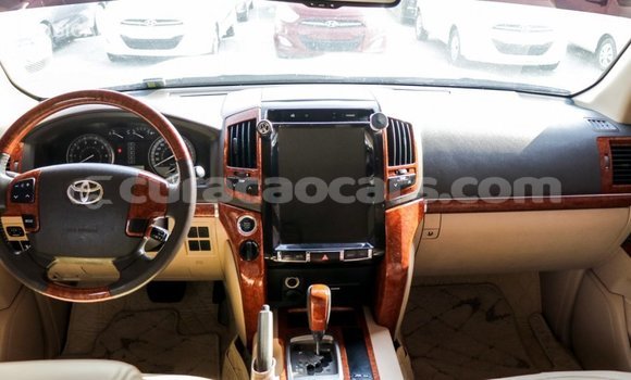 Buy Import Toyota Land Cruiser White Car in Import - Dubai in Curacao Buy Import Toyota Land Cruiser White Car in Import - Dubai in Curacao
