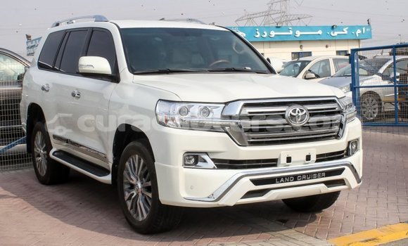 Buy Import Toyota Land Cruiser White Car in Import - Dubai in Curacao Buy Import Toyota Land Cruiser White Car in Import - Dubai in Curacao
