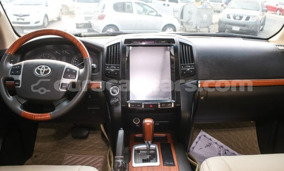 Buy Import Toyota Land Cruiser White Car in Import - Dubai in Curacao Buy Import Toyota Land Cruiser White Car in Import - Dubai in Curacao