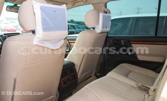 Buy Import Toyota Land Cruiser White Car in Import - Dubai in Curacao Buy Import Toyota Land Cruiser White Car in Import - Dubai in Curacao