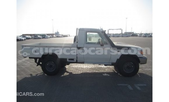 Buy Import Toyota Land Cruiser White Car in Import - Dubai in Curacao Buy Import Toyota Land Cruiser White Car in Import - Dubai in Curacao