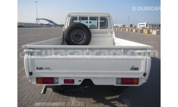 Buy Import Toyota Land Cruiser White Car in Import - Dubai in Curacao Buy Import Toyota Land Cruiser White Car in Import - Dubai in Curacao