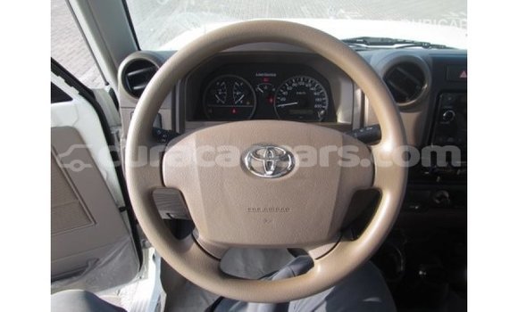 Buy Import Toyota Land Cruiser White Car in Import - Dubai in Curacao Buy Import Toyota Land Cruiser White Car in Import - Dubai in Curacao