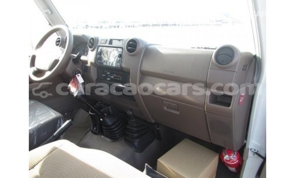 Buy Import Toyota Land Cruiser White Car in Import - Dubai in Curacao Buy Import Toyota Land Cruiser White Car in Import - Dubai in Curacao