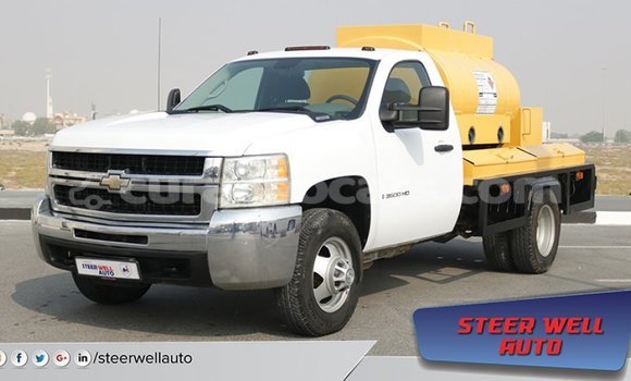 Buy Import Chevrolet Silverado White Car in Import - Dubai in Curacao