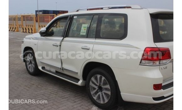Buy Import Toyota Land Cruiser White Car in Import - Dubai in Curacao Buy Import Toyota Land Cruiser White Car in Import - Dubai in Curacao
