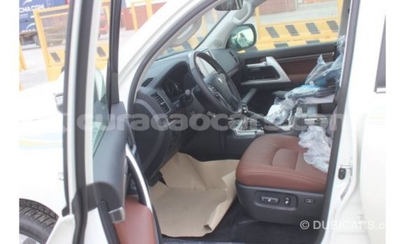 Buy Import Toyota Land Cruiser White Car in Import - Dubai in Curacao Buy Import Toyota Land Cruiser White Car in Import - Dubai in Curacao