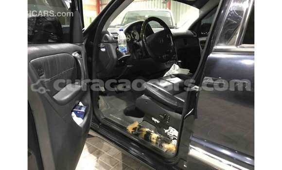 Buy Import Mercedes-Benz 190 (W201) Blue Car in Import - Dubai in Curacao Buy Import Mercedes-Benz 190 (W201) Blue Car in Import - Dubai in Curacao