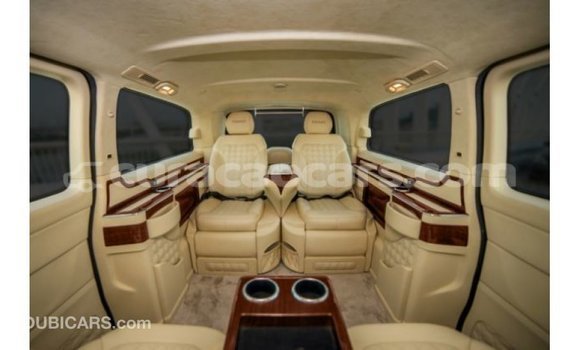 Buy Import Mercedes-Benz 190 (W201) Black Car in Import - Dubai in Curacao