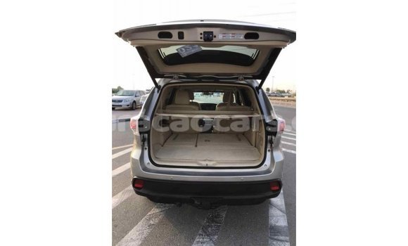 Buy Import Toyota Highlander Beige Car in Import - Dubai in Curacao Buy Import Toyota Highlander Beige Car in Import - Dubai in Curacao