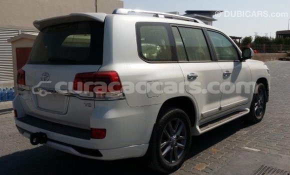 Buy Import Toyota Land Cruiser White Car in Import - Dubai in Curacao Buy Import Toyota Land Cruiser White Car in Import - Dubai in Curacao