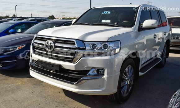 Buy Import Toyota Land Cruiser White Car in Import - Dubai in Curacao Buy Import Toyota Land Cruiser White Car in Import - Dubai in Curacao