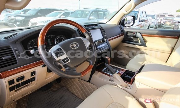 Buy Import Toyota Land Cruiser White Car in Import - Dubai in Curacao Buy Import Toyota Land Cruiser White Car in Import - Dubai in Curacao
