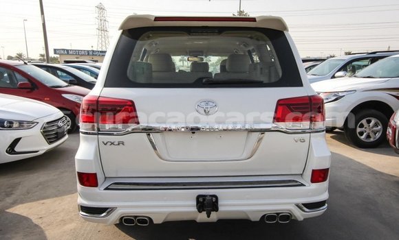 Buy Import Toyota Land Cruiser White Car in Import - Dubai in Curacao Buy Import Toyota Land Cruiser White Car in Import - Dubai in Curacao