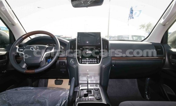 Buy Import Toyota Land Cruiser White Car in Import - Dubai in Curacao Buy Import Toyota Land Cruiser White Car in Import - Dubai in Curacao