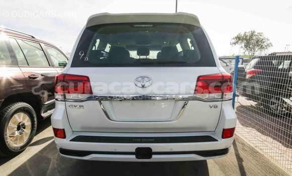 Buy Import Toyota Land Cruiser White Car in Import - Dubai in Curacao Buy Import Toyota Land Cruiser White Car in Import - Dubai in Curacao
