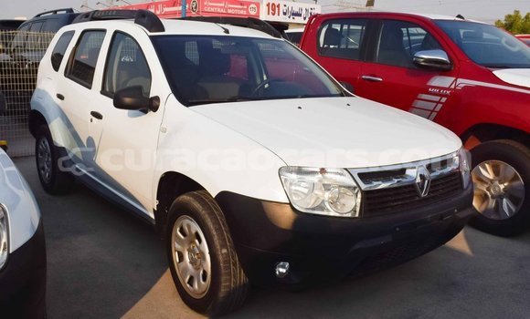 Buy Import Renault Duster White Car in Import - Dubai in Curacao