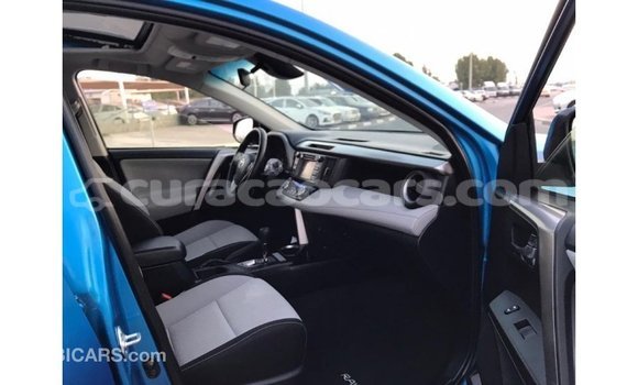 Buy Import Toyota HiAce Blue Truck in Import - Dubai in Curacao Buy Import Toyota HiAce Blue Truck in Import - Dubai in Curacao