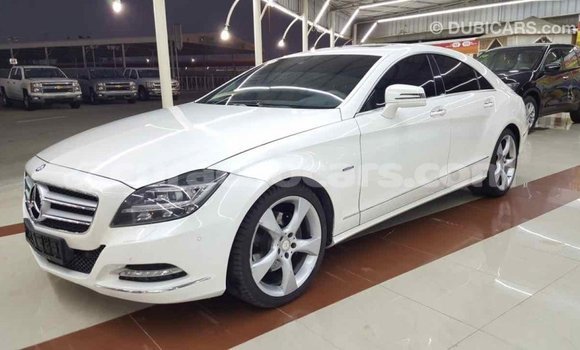 Buy Import Mercedes-Benz 190 (W201) White Car in Import - Dubai in Curacao Buy Import Mercedes-Benz 190 (W201) White Car in Import - Dubai in Curacao