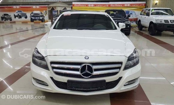 Buy Import Mercedes-Benz 190 (W201) White Car in Import - Dubai in Curacao Buy Import Mercedes-Benz 190 (W201) White Car in Import - Dubai in Curacao