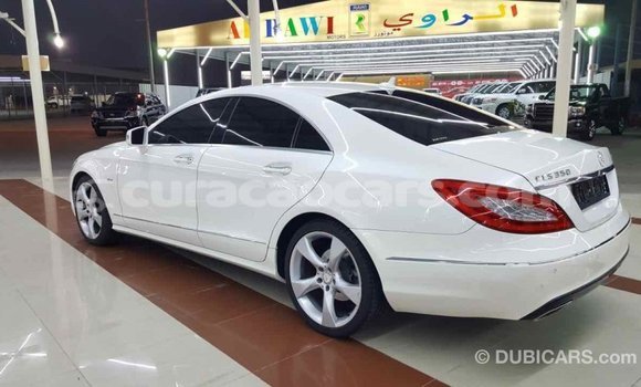 Buy Import Mercedes-Benz 190 (W201) White Car in Import - Dubai in Curacao Buy Import Mercedes-Benz 190 (W201) White Car in Import - Dubai in Curacao