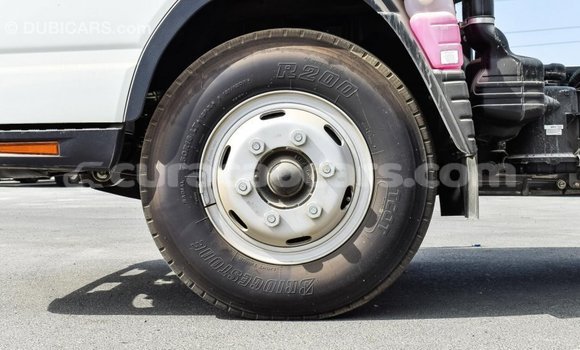 Buy Import Mitsubishi L400 White Truck in Import - Dubai in Curacao