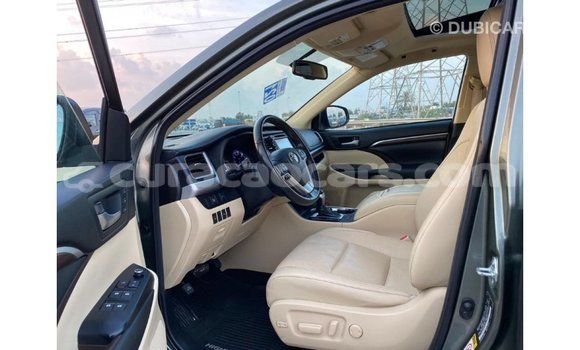 Buy Import Toyota Highlander Green Car in Import - Dubai in Curacao Buy Import Toyota Highlander Green Car in Import - Dubai in Curacao
