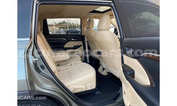 Buy Import Toyota Highlander Green Car in Import - Dubai in Curacao Buy Import Toyota Highlander Green Car in Import - Dubai in Curacao