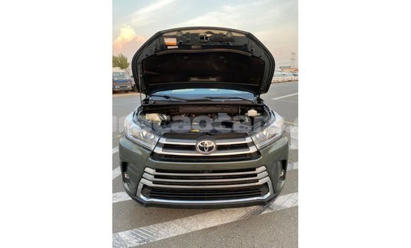 Buy Import Toyota Highlander Green Car in Import - Dubai in Curacao Buy Import Toyota Highlander Green Car in Import - Dubai in Curacao