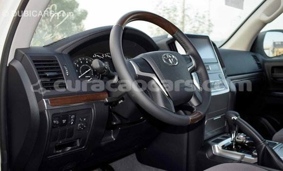 Buy Import Toyota Land Cruiser White Car in Import - Dubai in Curacao Buy Import Toyota Land Cruiser White Car in Import - Dubai in Curacao