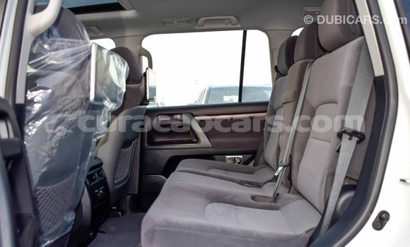 Buy Import Toyota Land Cruiser White Car in Import - Dubai in Curacao Buy Import Toyota Land Cruiser White Car in Import - Dubai in Curacao