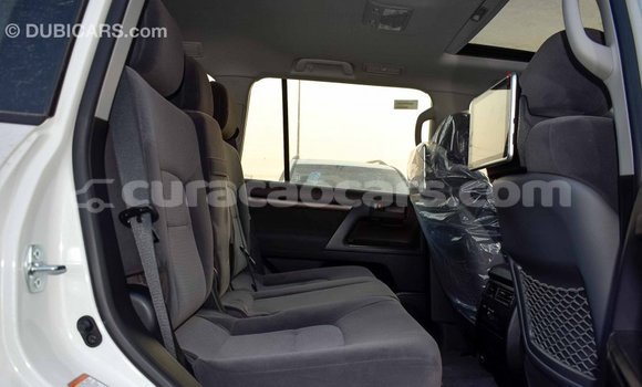 Buy Import Toyota Land Cruiser White Car in Import - Dubai in Curacao Buy Import Toyota Land Cruiser White Car in Import - Dubai in Curacao