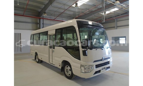 Buy Import Abarth 595 White Car in Import - Dubai in Curacao