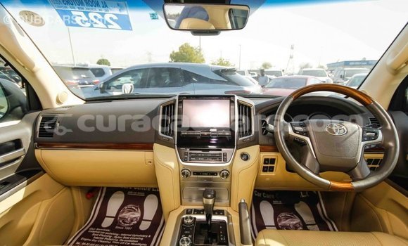 Buy Import Toyota Land Cruiser White Car in Import - Dubai in Curacao Buy Import Toyota Land Cruiser White Car in Import - Dubai in Curacao